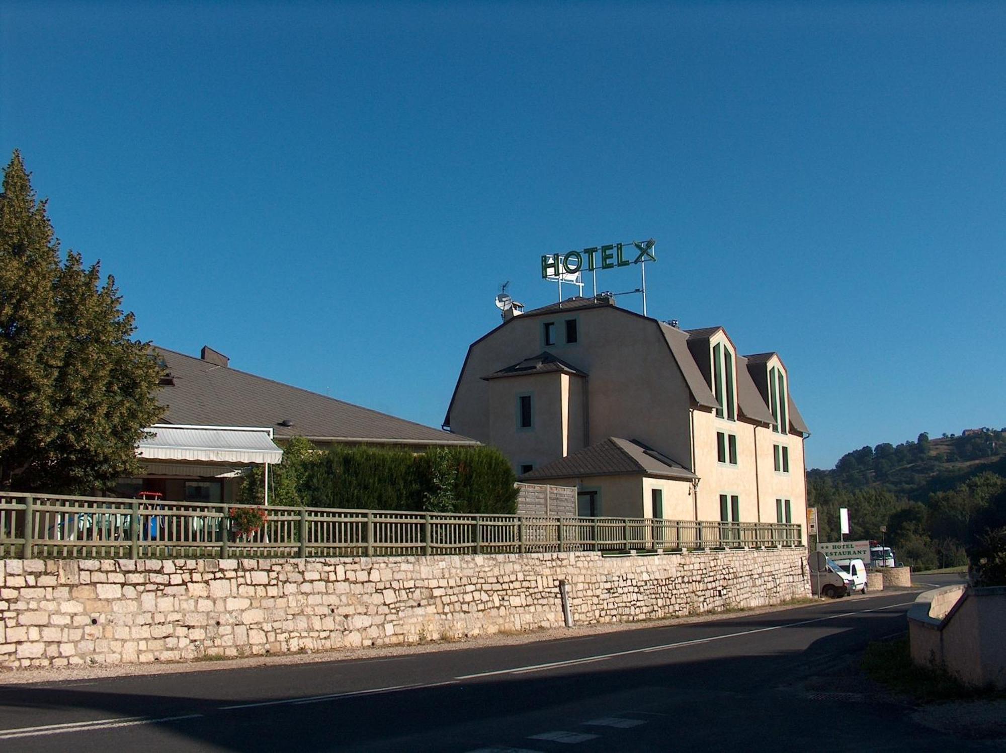 Hotel-Restaurant Le Calice Du Gevaudan - A75 Banassac Dış mekan fotoğraf