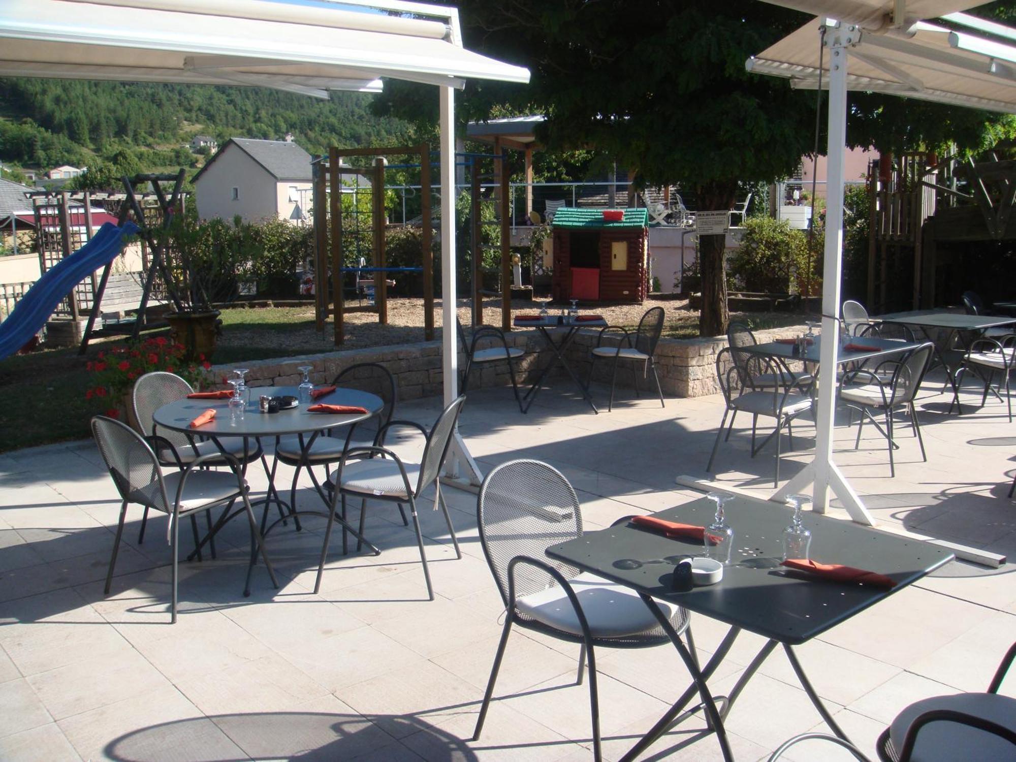 Hotel-Restaurant Le Calice Du Gevaudan - A75 Banassac Dış mekan fotoğraf