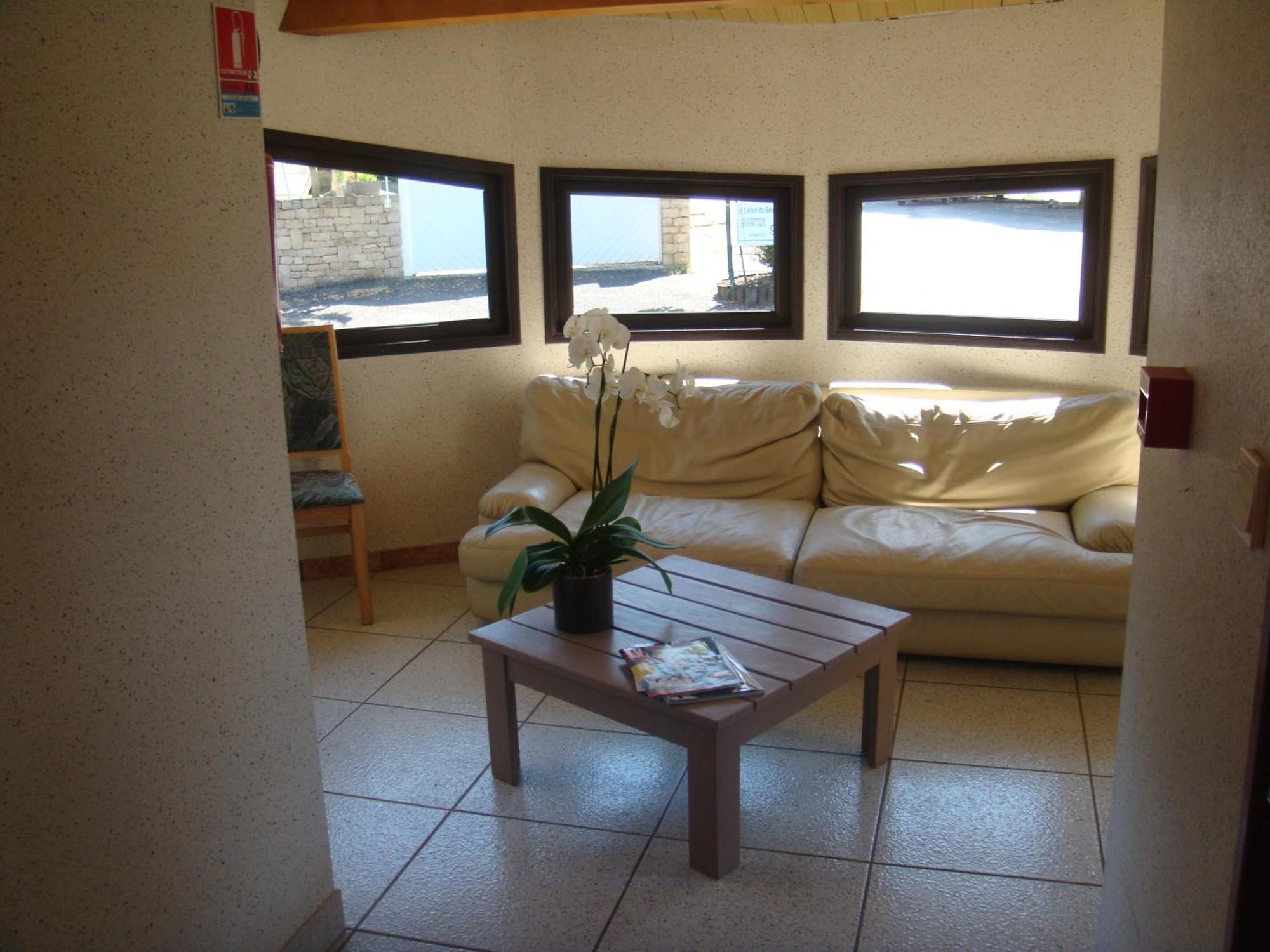 Hotel-Restaurant Le Calice Du Gevaudan - A75 Banassac Dış mekan fotoğraf