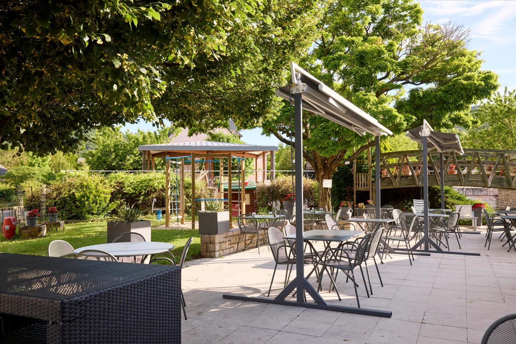 Hotel-Restaurant Le Calice Du Gevaudan - A75 Banassac Dış mekan fotoğraf