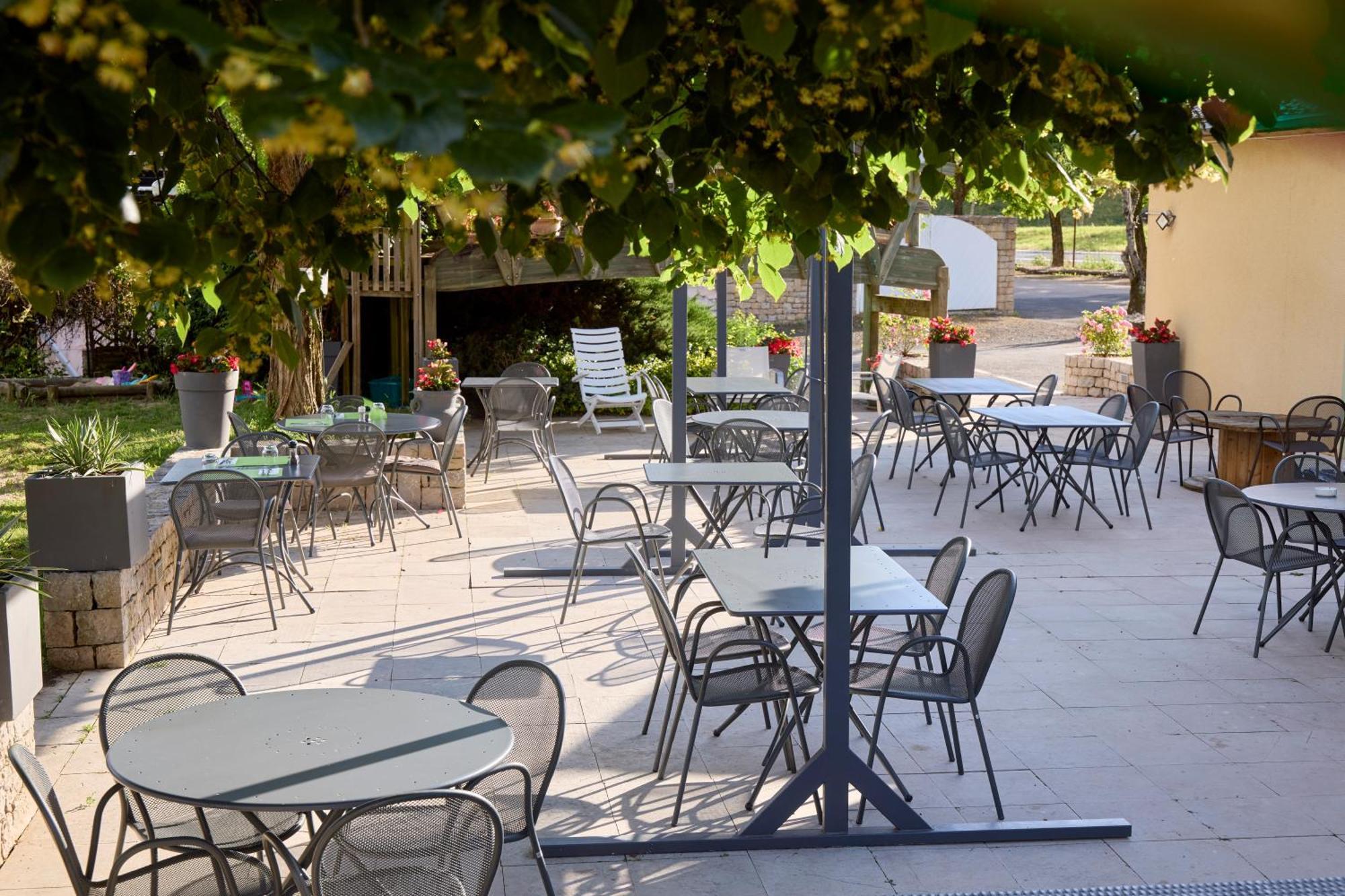 Hotel-Restaurant Le Calice Du Gevaudan - A75 Banassac Dış mekan fotoğraf
