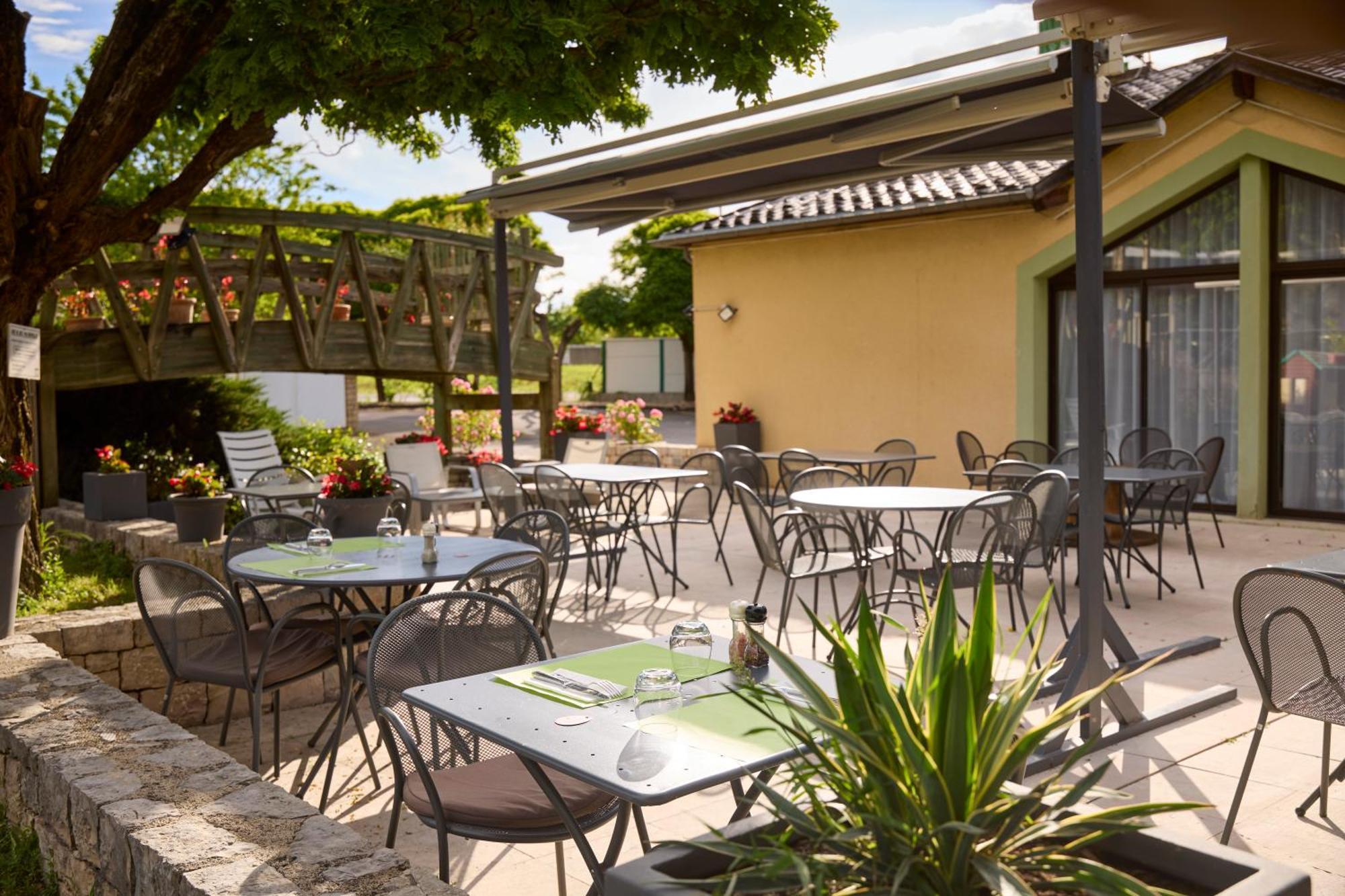 Hotel-Restaurant Le Calice Du Gevaudan - A75 Banassac Dış mekan fotoğraf