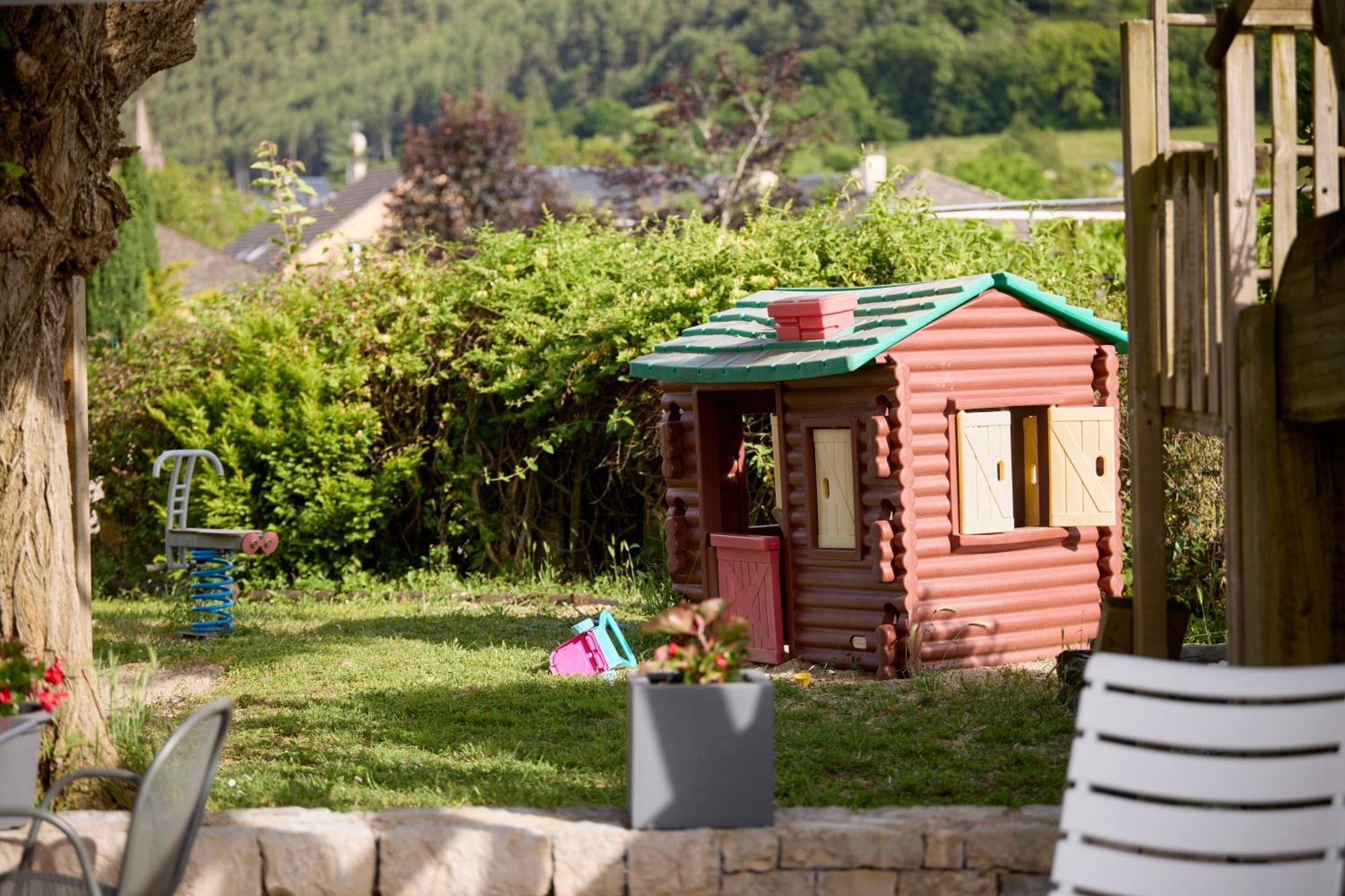 Hotel-Restaurant Le Calice Du Gevaudan - A75 Banassac Dış mekan fotoğraf