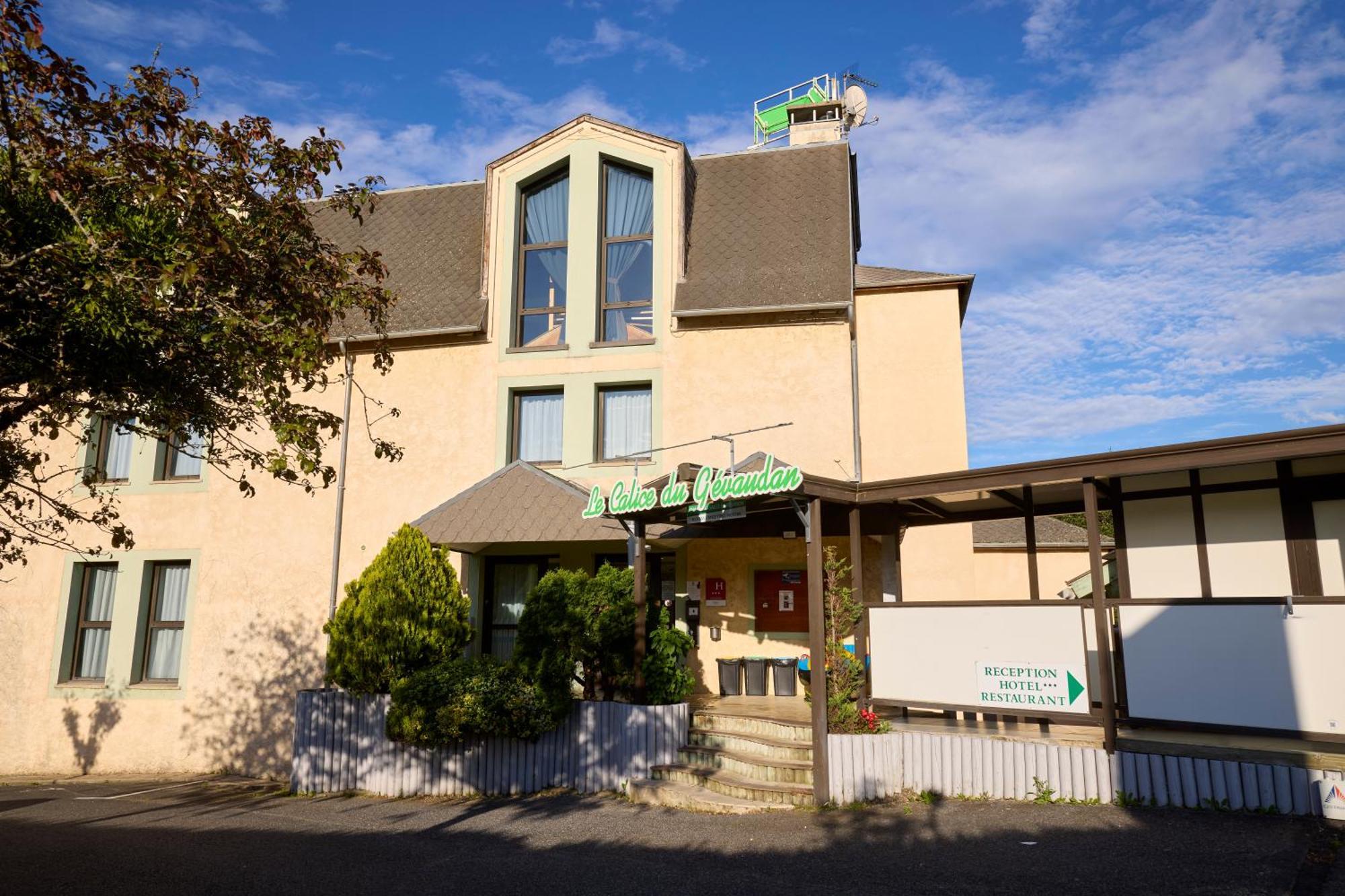 Hotel-Restaurant Le Calice Du Gevaudan - A75 Banassac Dış mekan fotoğraf