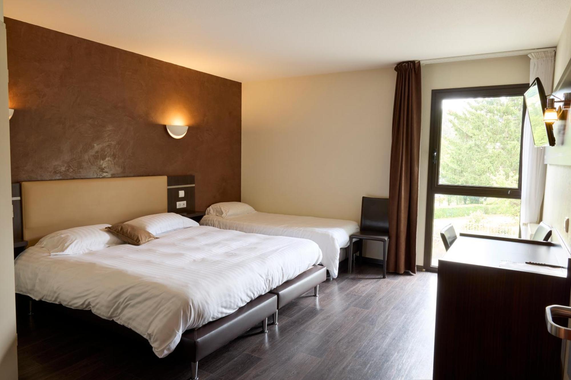 Hotel-Restaurant Le Calice Du Gevaudan - A75 Banassac Dış mekan fotoğraf