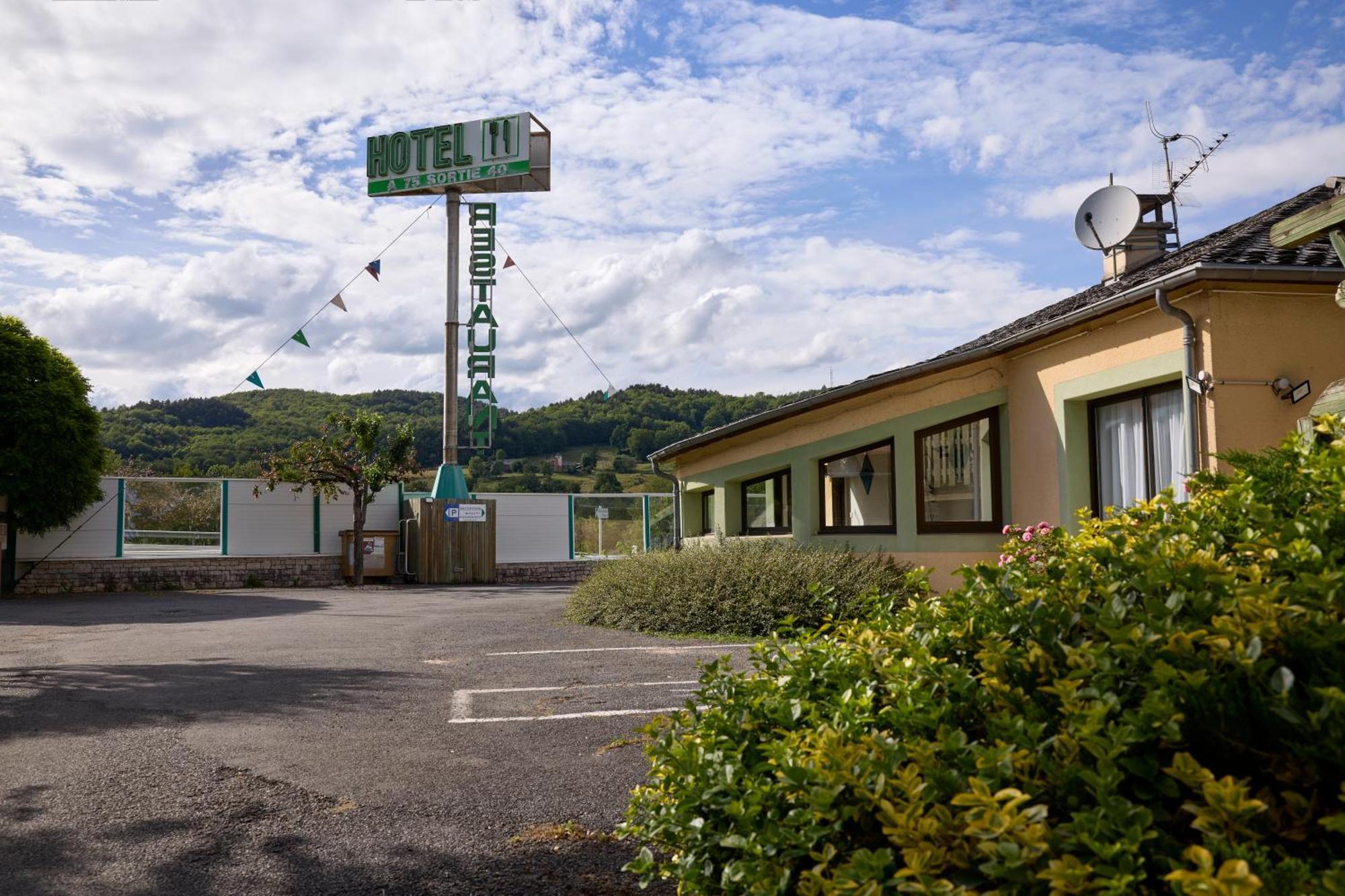 Hotel-Restaurant Le Calice Du Gevaudan - A75 Banassac Dış mekan fotoğraf