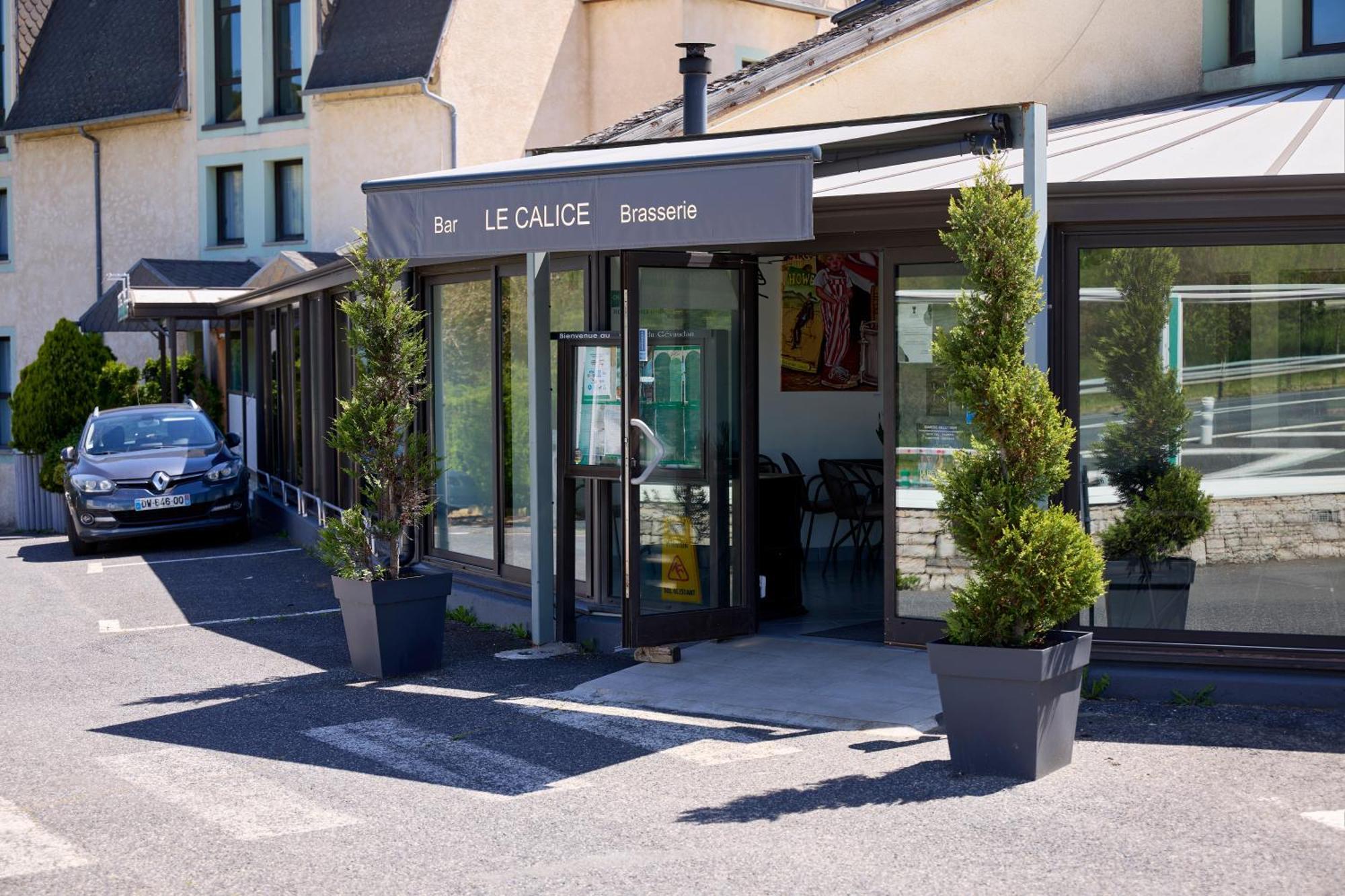Hotel-Restaurant Le Calice Du Gevaudan - A75 Banassac Dış mekan fotoğraf