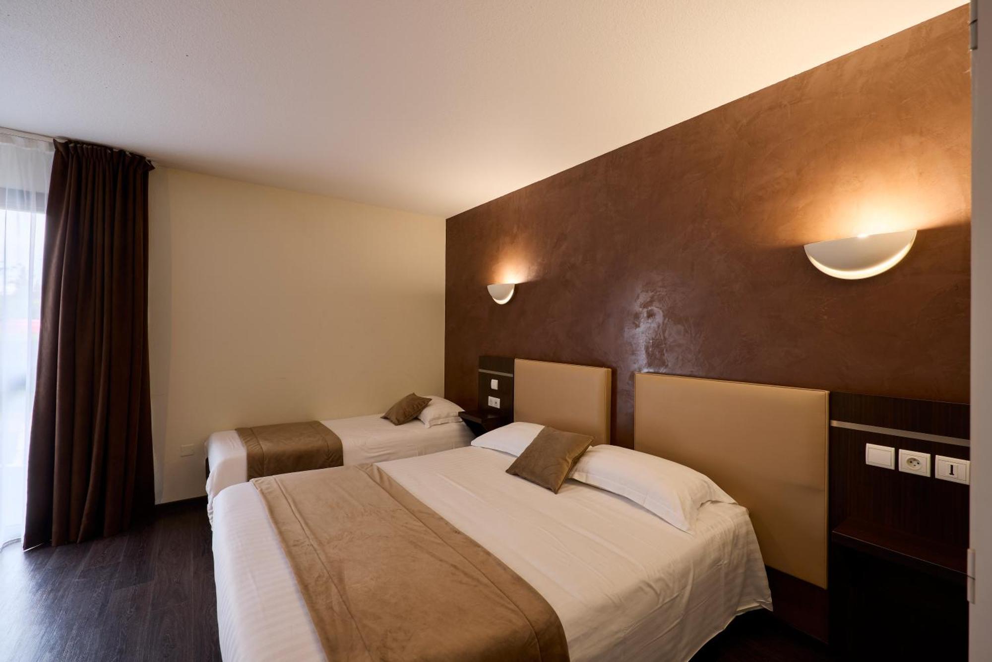 Hotel-Restaurant Le Calice Du Gevaudan - A75 Banassac Dış mekan fotoğraf