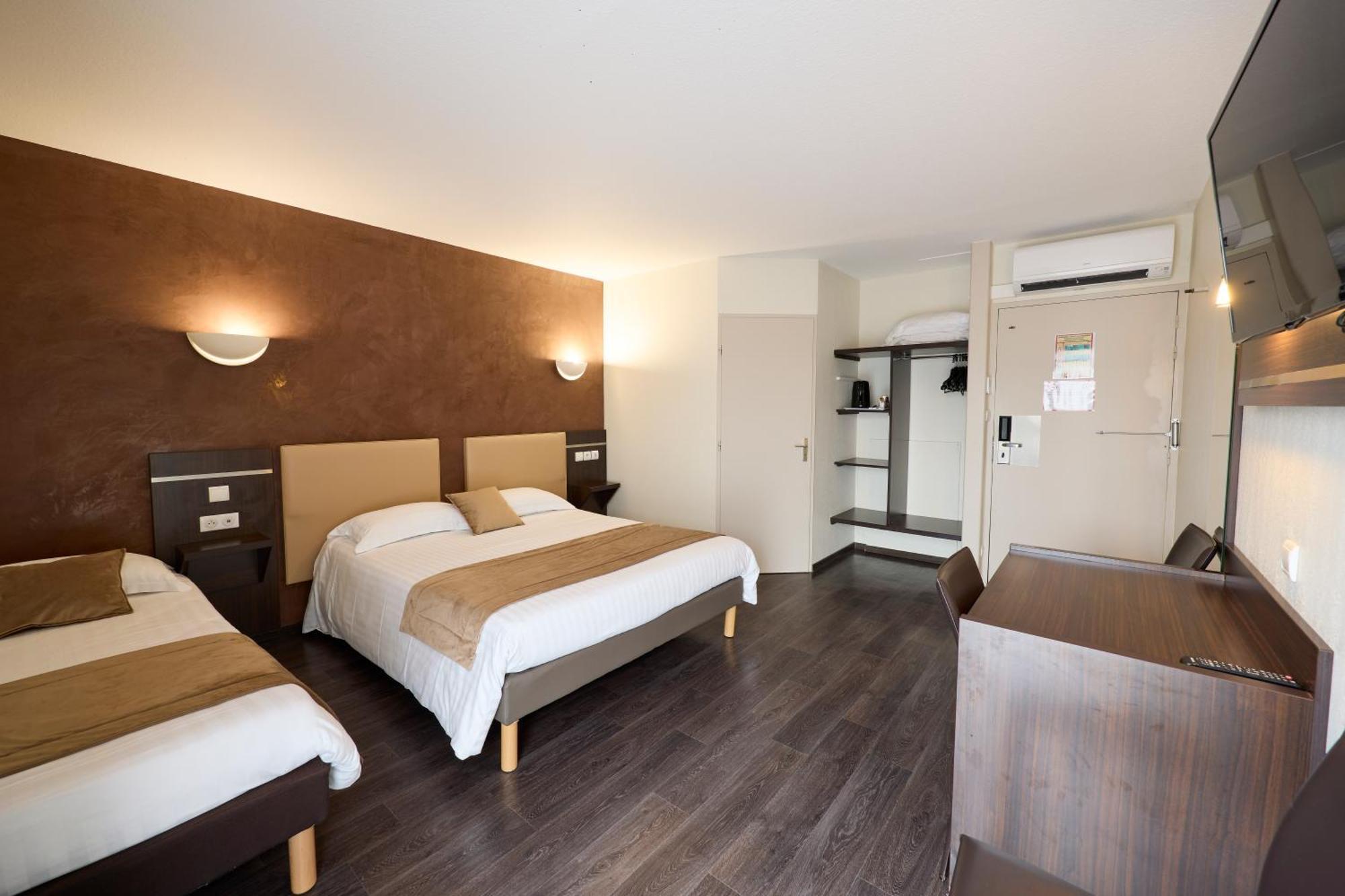 Hotel-Restaurant Le Calice Du Gevaudan - A75 Banassac Dış mekan fotoğraf