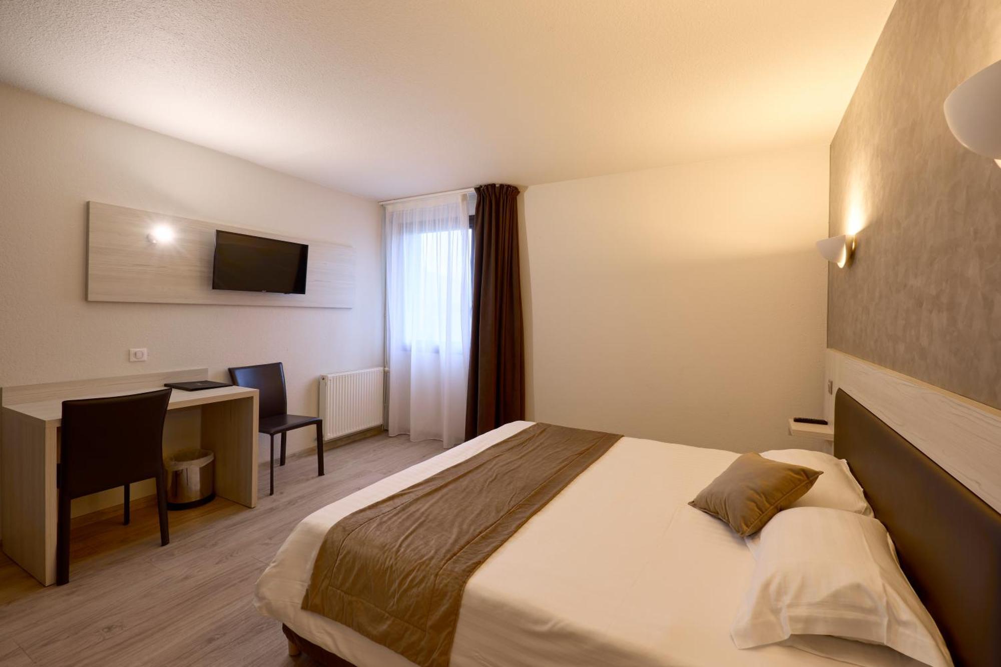 Hotel-Restaurant Le Calice Du Gevaudan - A75 Banassac Dış mekan fotoğraf