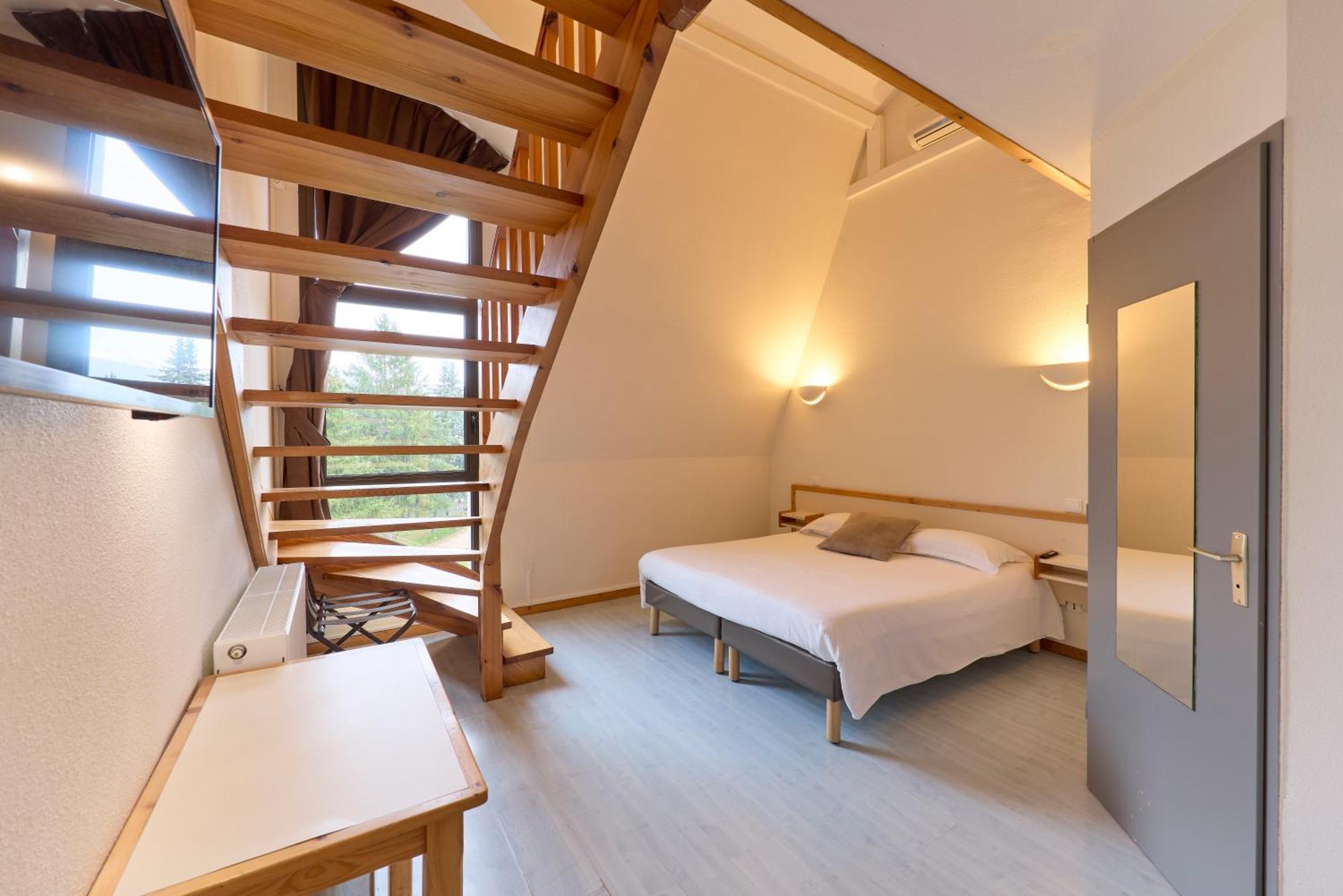Hotel-Restaurant Le Calice Du Gevaudan - A75 Banassac Dış mekan fotoğraf