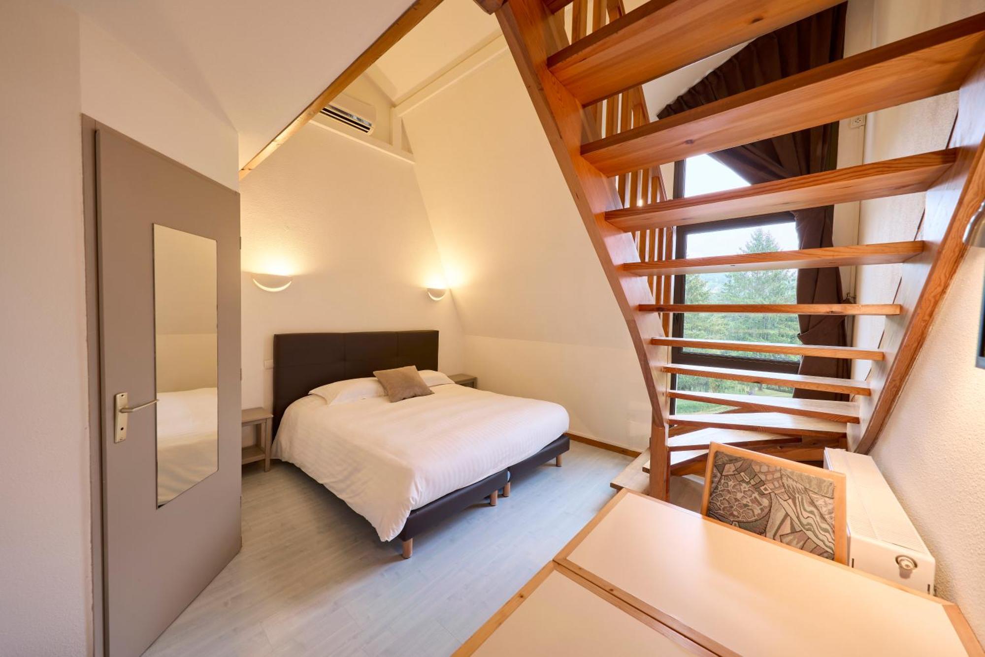 Hotel-Restaurant Le Calice Du Gevaudan - A75 Banassac Dış mekan fotoğraf