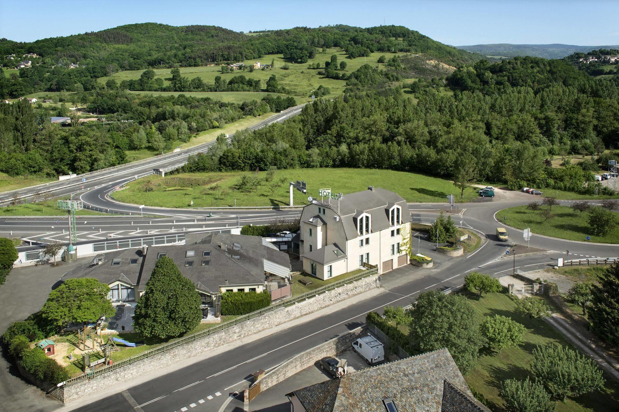 Hotel-Restaurant Le Calice Du Gevaudan - A75 Banassac Dış mekan fotoğraf
